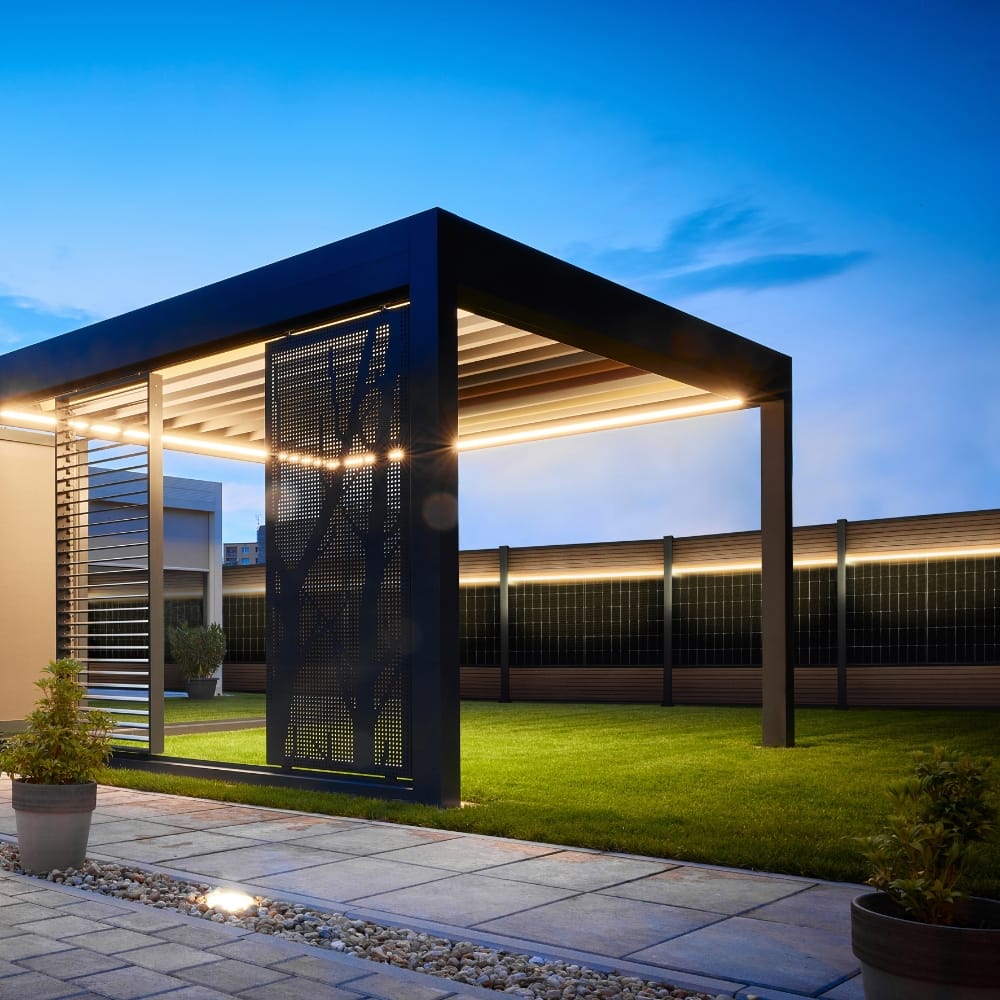 falagotti Solarzaun Eleganza mit integrierter LED-Beleuchtung und WPC-Elementen